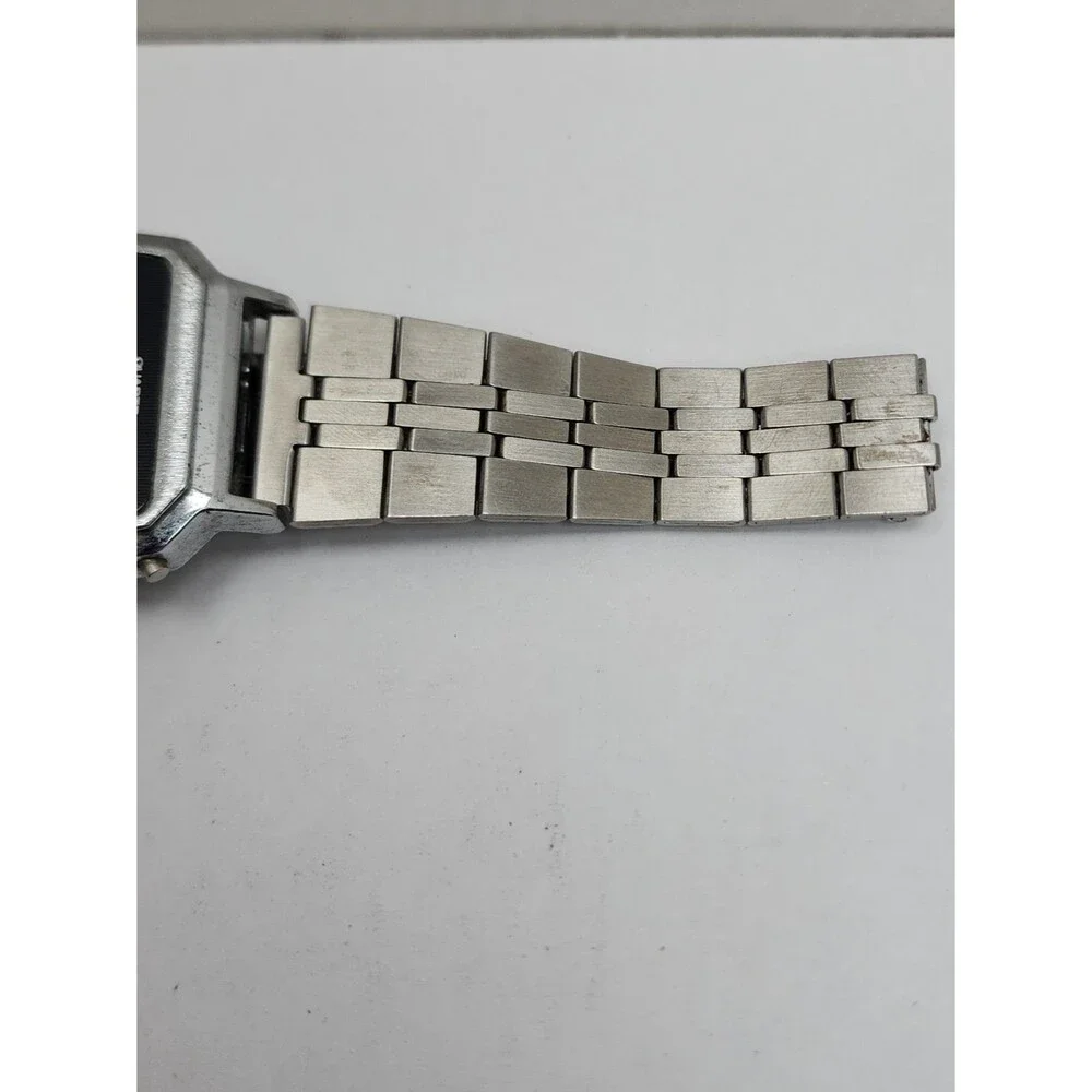 Vintage Texas Instruments LCD Digital Quartz Mens Silver Retro Watch New Battery